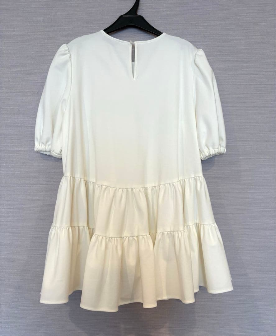 【新品未使用】アベニールエトワール　ギャザー切替パフスリーブカットソー