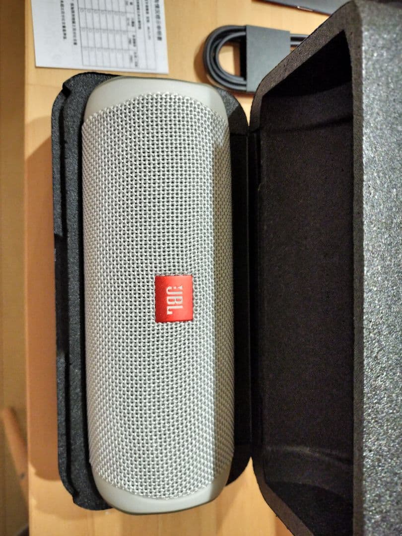 JBL　FLIP5　スピーカー　ホワイト