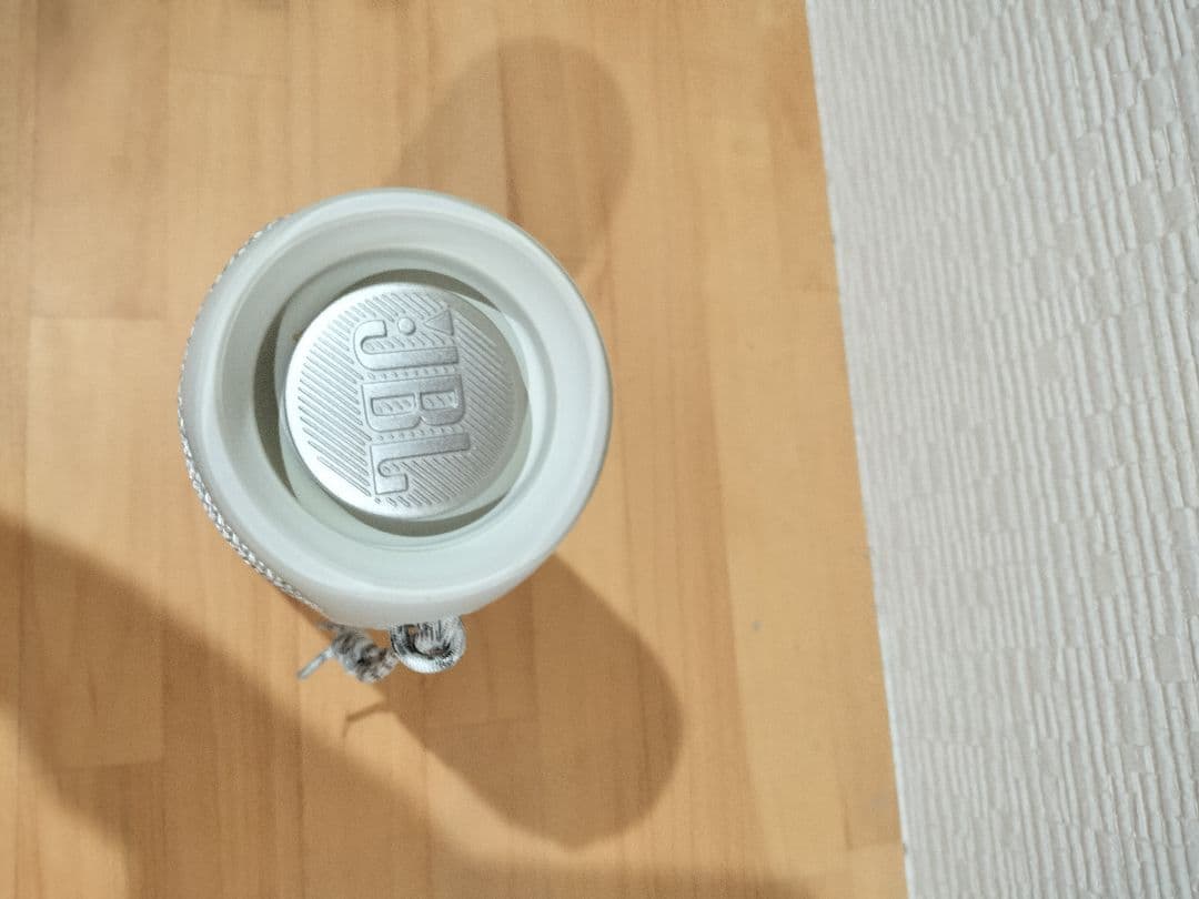 JBL　FLIP5　スピーカー　ホワイト