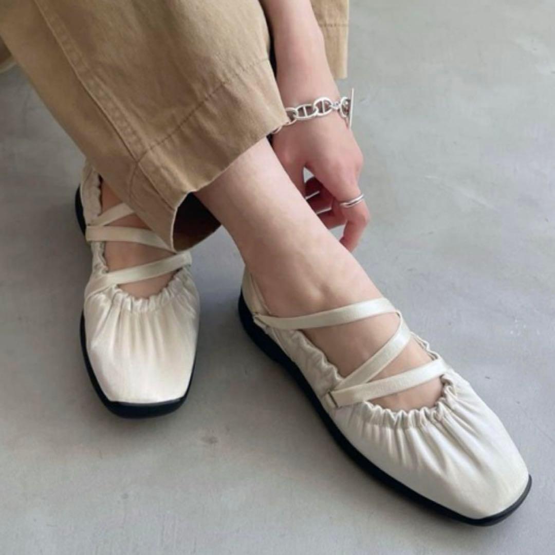 ルタロン　L エラスティックスニーカー　23.5㎝　お探しの方へ！