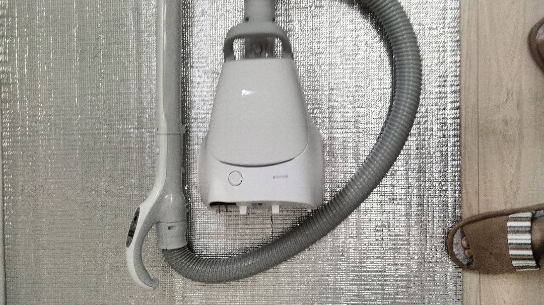 Panasonic 掃除機本体 ホワイト 美品、紙パック10枚つき