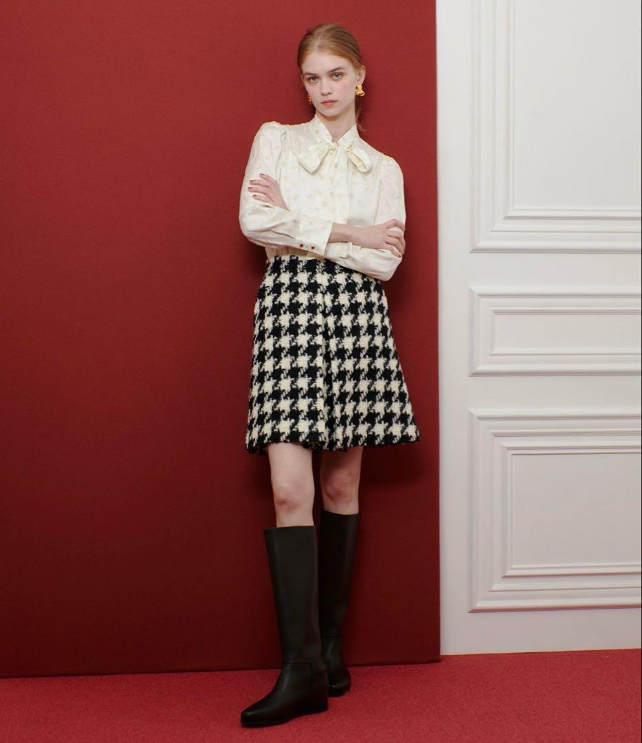 LOULOU WILLOUGHBYロービング千鳥タックミニスカート　ホワイト