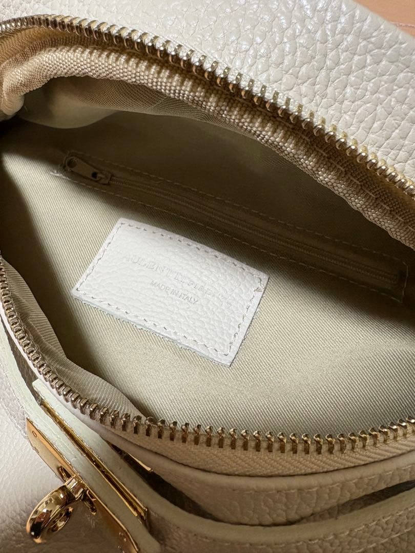 【美品】AULENTTI オウレンティ ボディバッグ