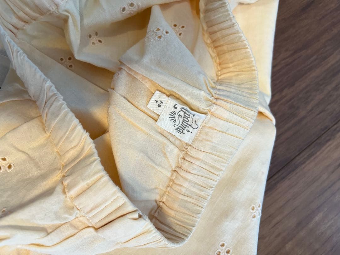 新品　Apolina Wini Trouset set milk 7-9Y