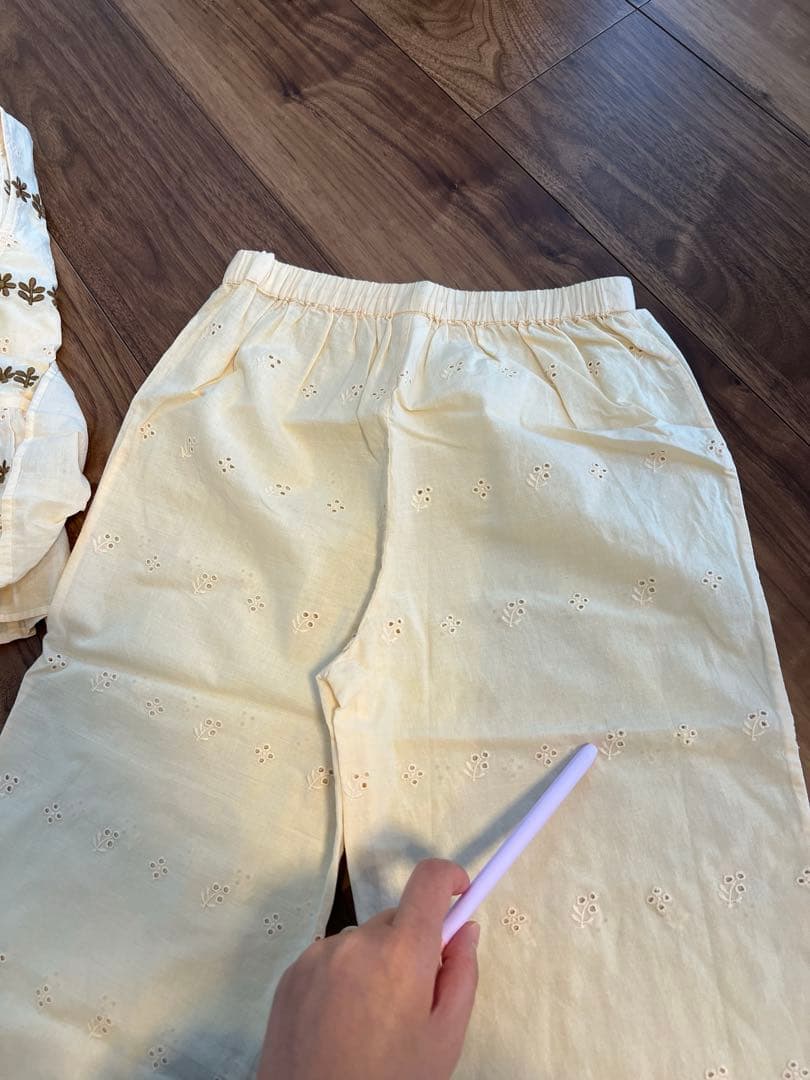 新品　Apolina Wini Trouset set milk 7-9Y