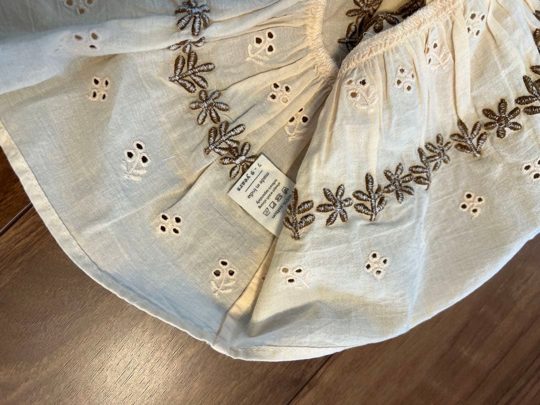 新品　Apolina Wini Trouset set milk 7-9Y