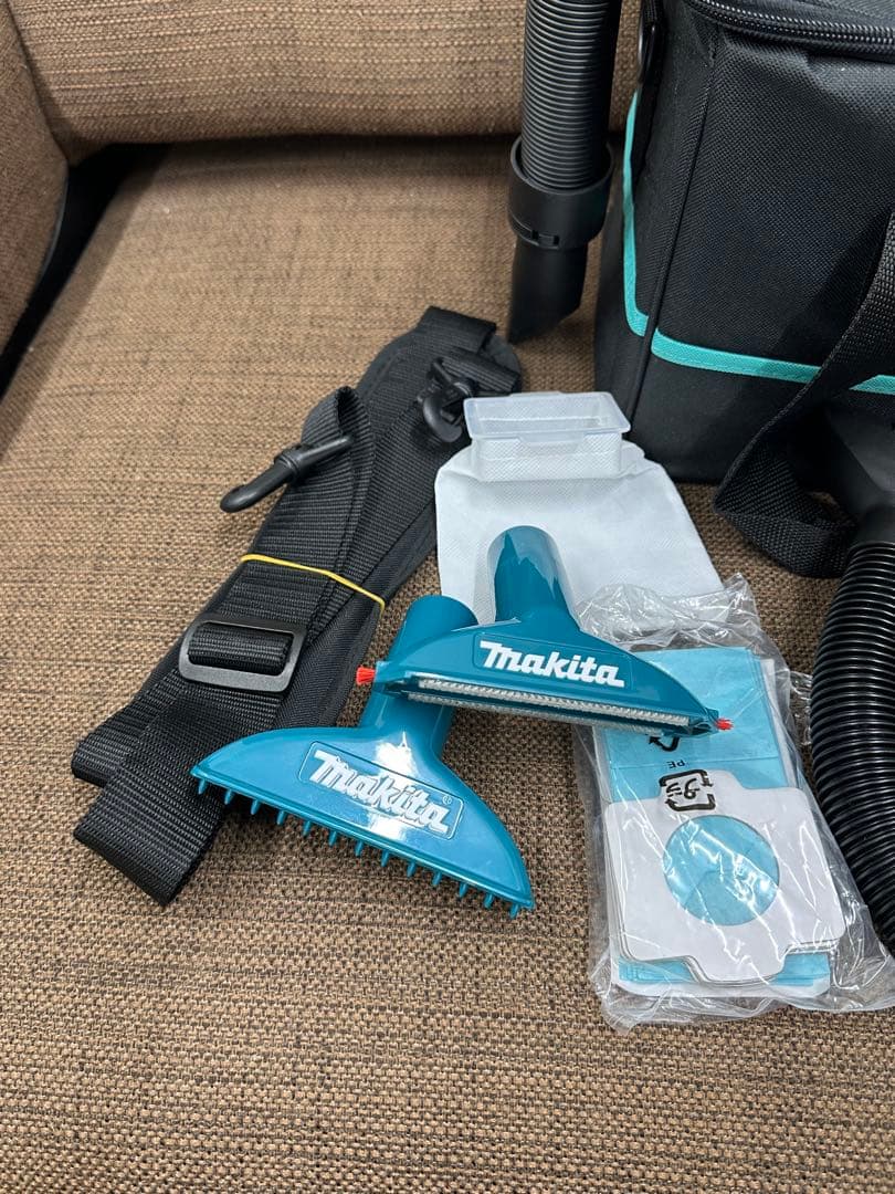 ⑥【美品】マキタ電動クリーナー CL184D 周辺アクセサリーセット