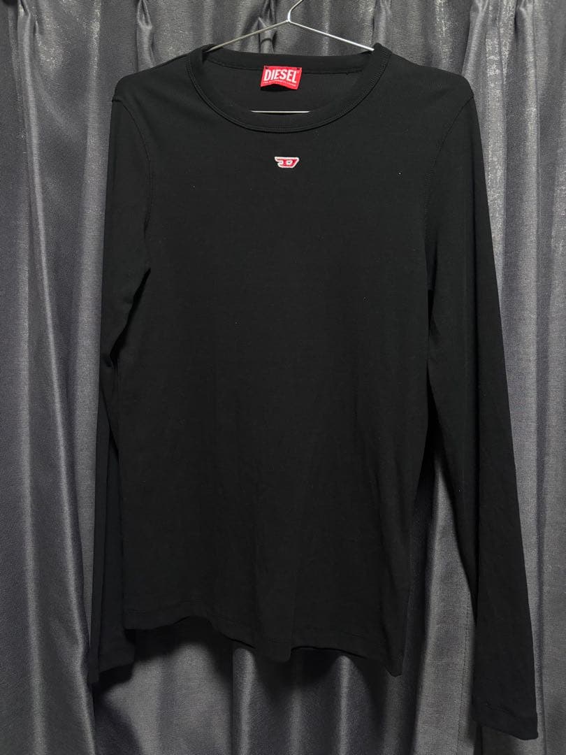 DIESEL ブラック タイトセーター