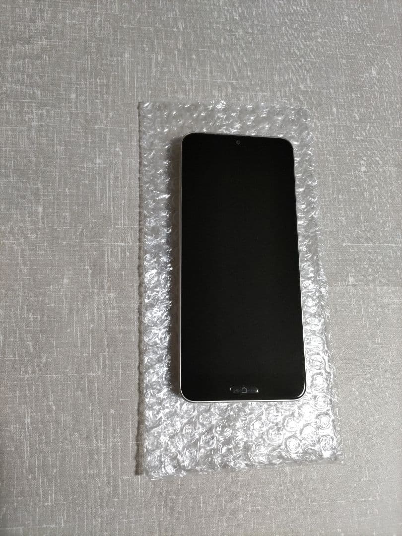 美品 らくらくスマートフォン Lite ゴールド 新品ケース、フィルム付き