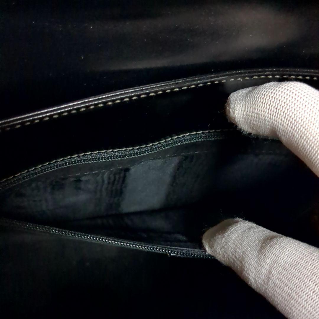 ✨極美品✨GUCCI クラッチバッグ チェーン クロコ型押し ブラック ゴールド