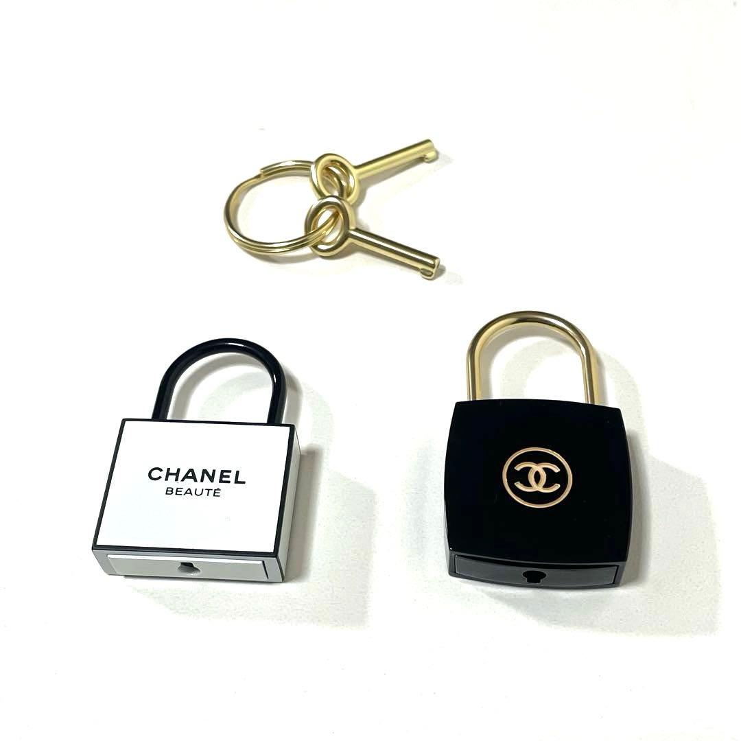 CHANEL シャネル ノベルティ ラコレクションキーホルダー カデナ 南京錠