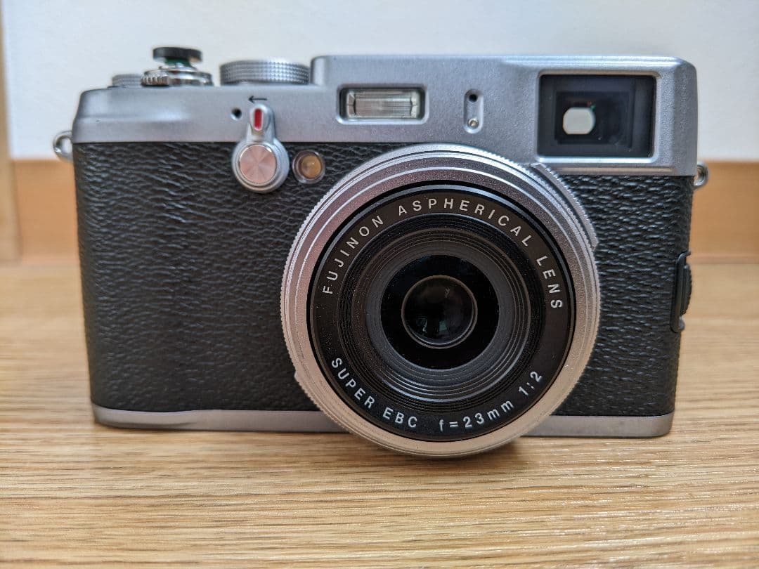 Fujifilm FUJI X100 23mm f/2レンズ
