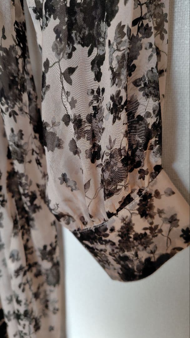 マックスマーラ　フローラルプリント長袖ロングワンピース