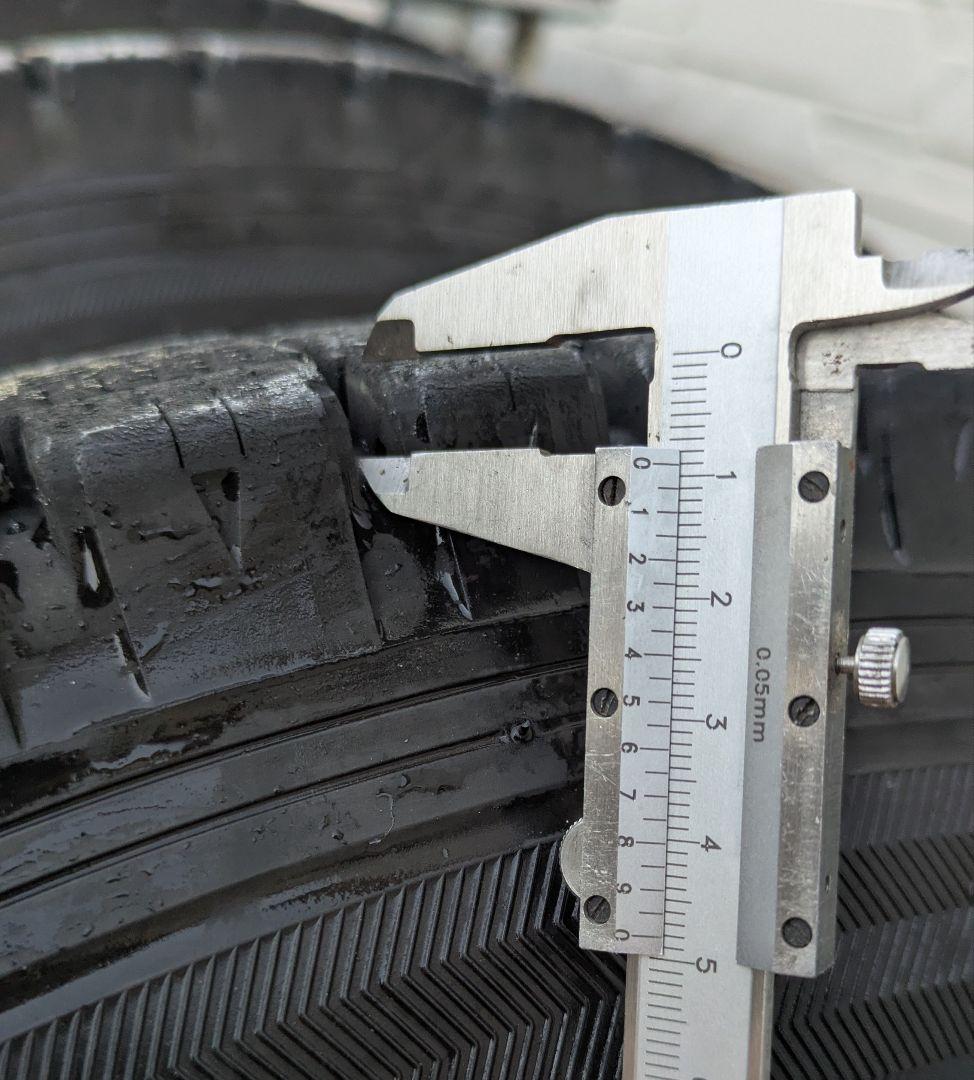 ブリジストン　スタッドレス　 195/80R15 　ハイエース