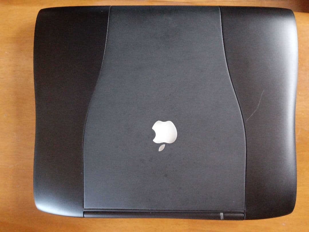 Apple MacBook 本体のみ【ジャンク】　ケース付き