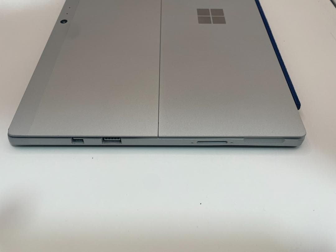 Microsoft Surface Pro5と★付属品多数★ 年末特価