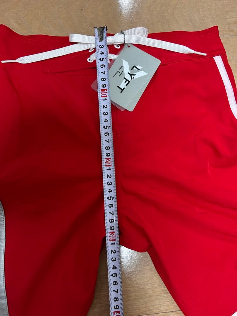 LYFT ボードショーツレッド　Mサイズ