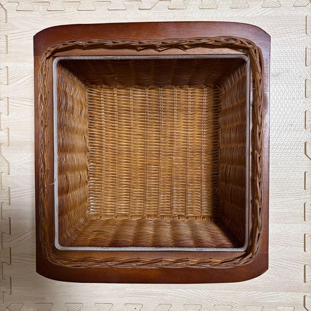 ラタンのチェスト 引き出し　カゴ　バスケット　籐製　ブラウン　バリ風家具