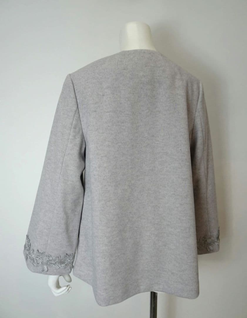 おんぷ　　スーパービューティー今季 ショートコート黒44 新品