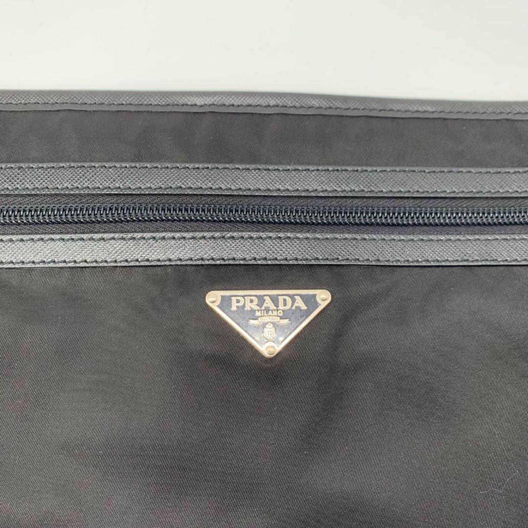 美品✨PRADA 大容量 クラッチバッグ 三角ロゴプレート テスートナイロン