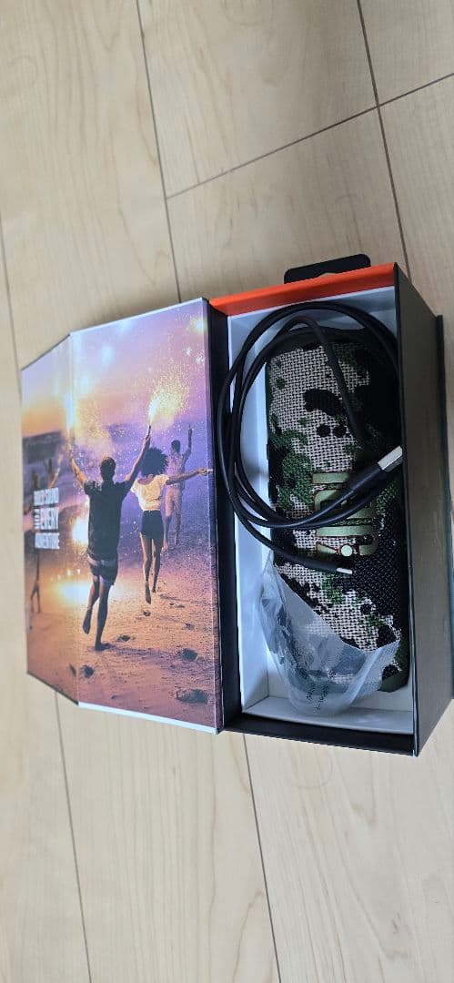 JBL FLIP 6 ワイヤレススピーカー。収納ケース付き未使用