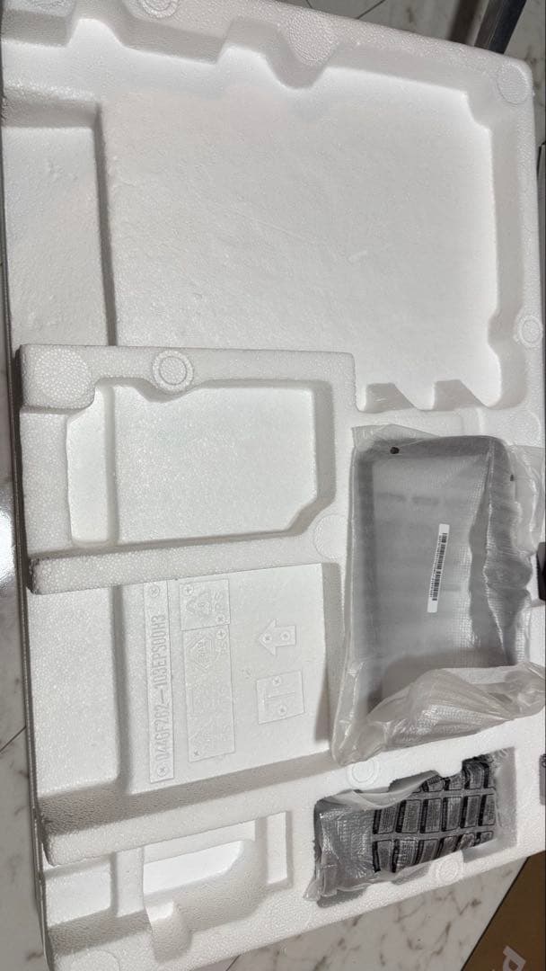 ディスプレイ・モニター本体 BenQ EW2780U