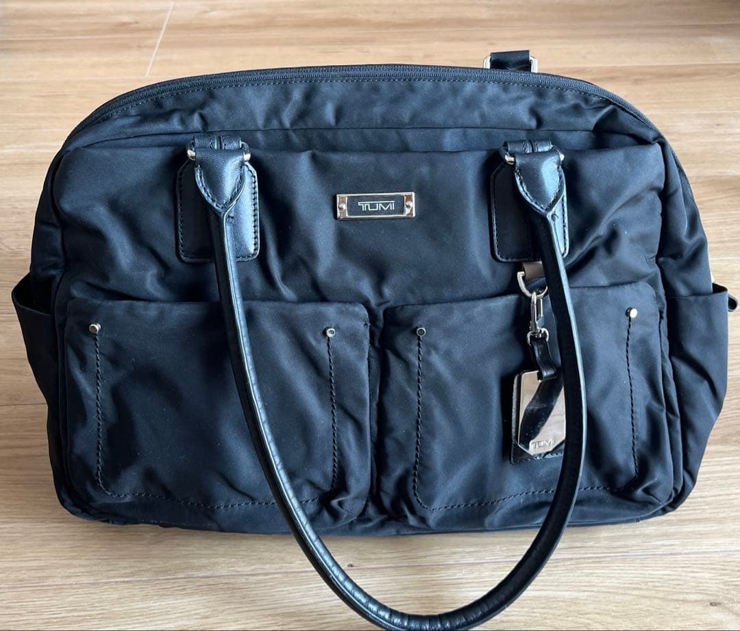 TUMI : トゥミ　レディース　黒　ショルダーバッグ