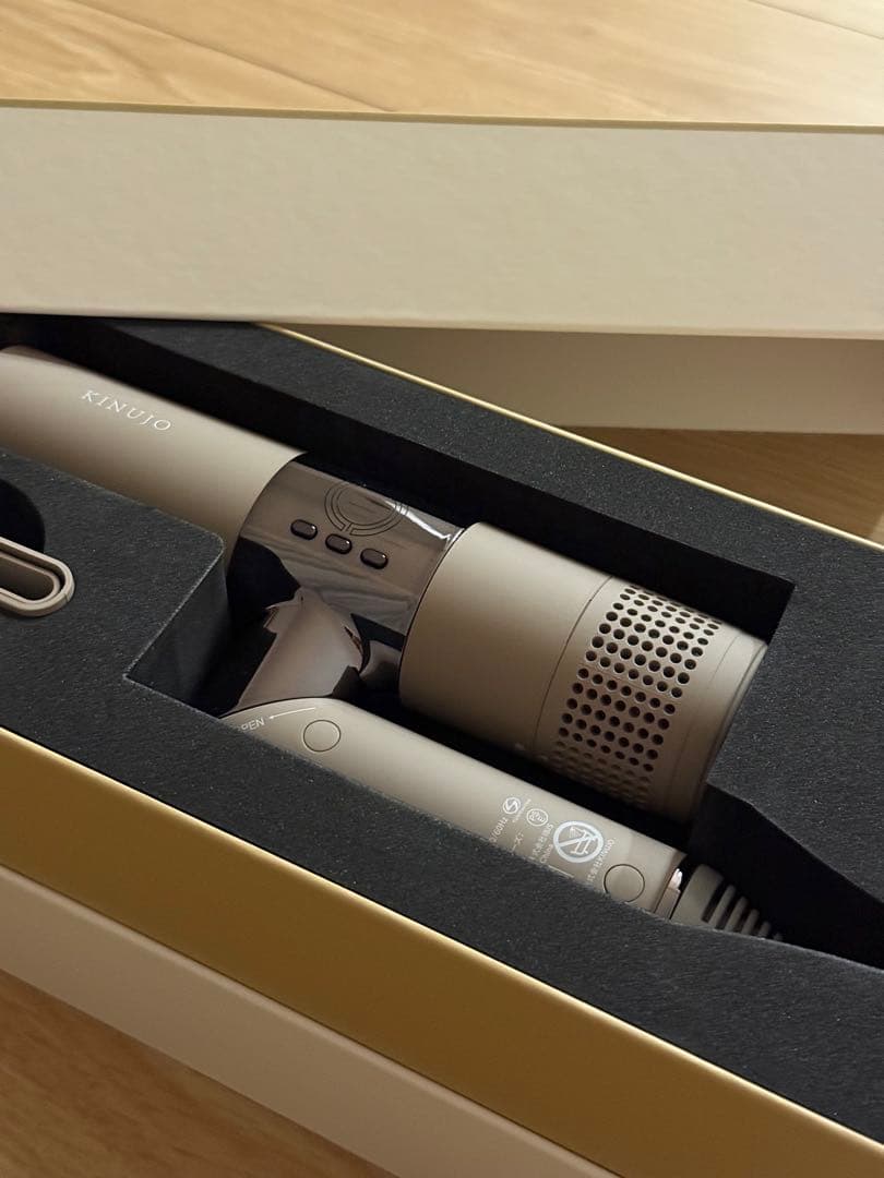 新品同様　KINUJO 絹女 ドライヤー キヌジョ