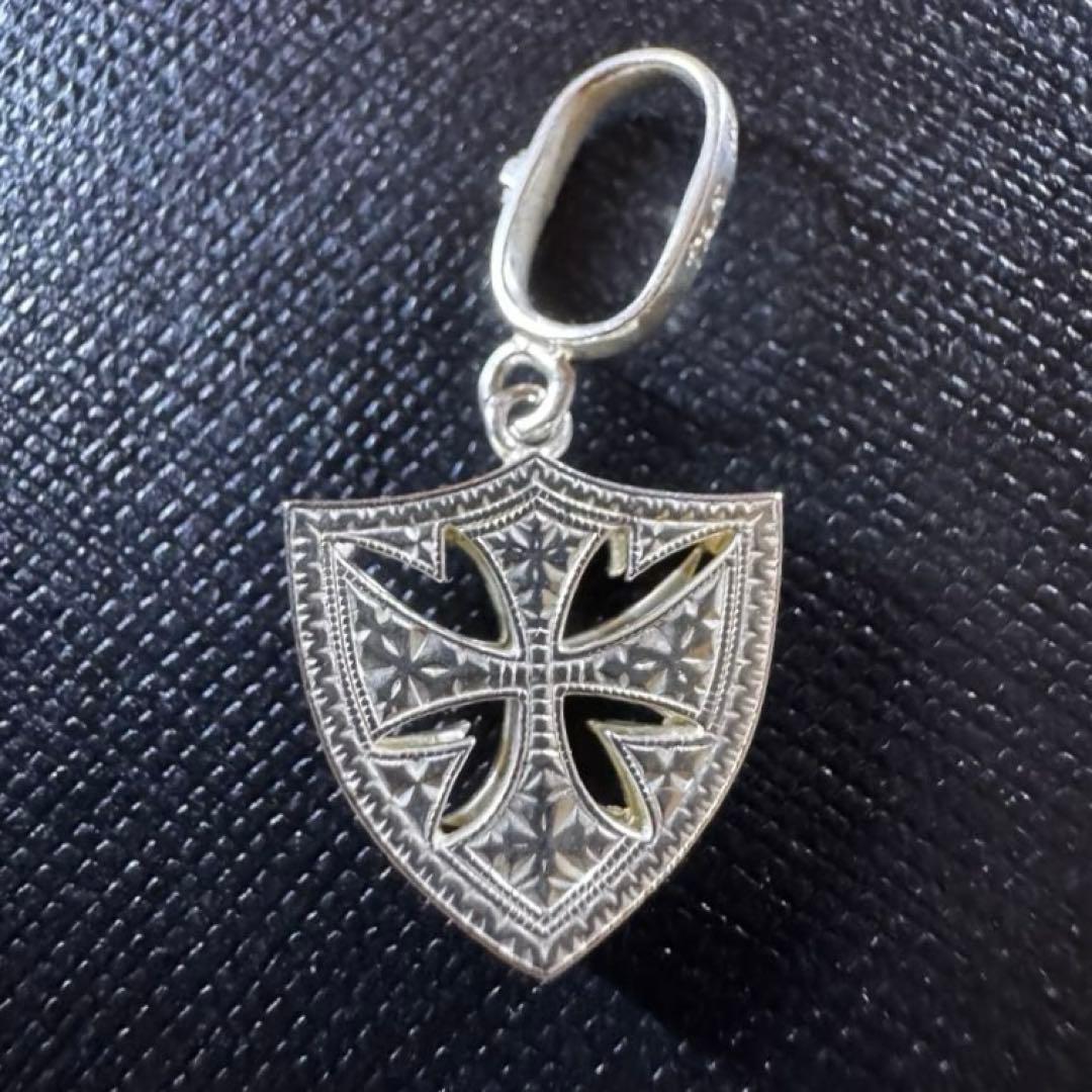 【美品】ローリーロドキン　エクストラスモールクロスシールドペンダント