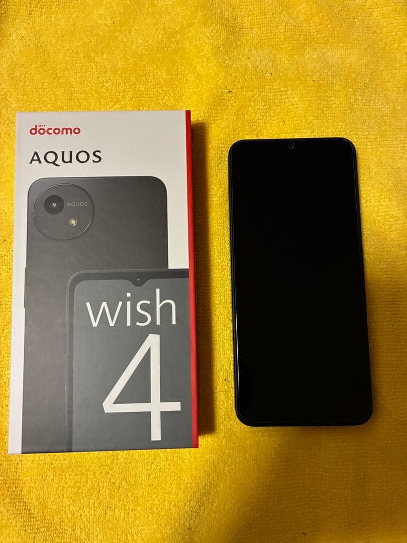docomo AQUOS wish 4 本体 ブラック