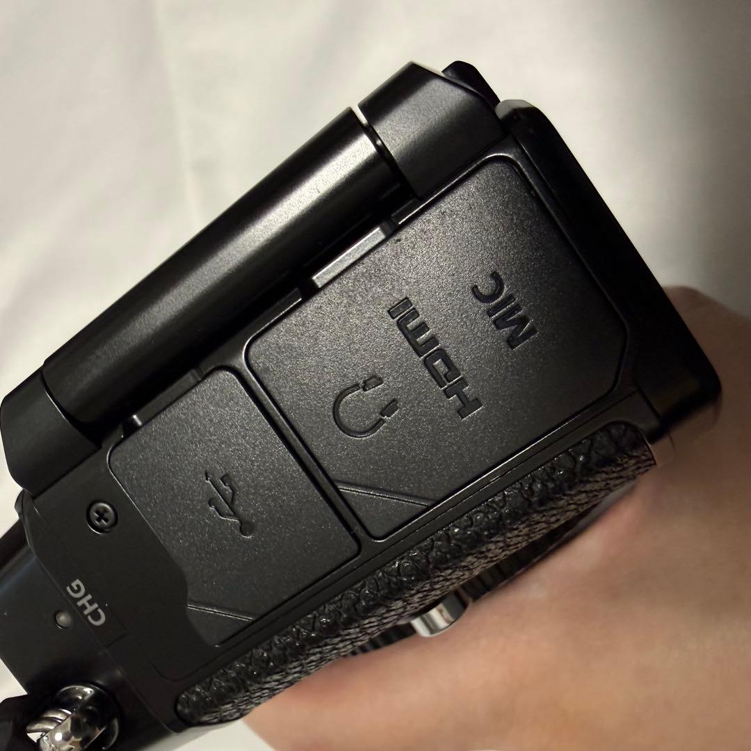 【美品】Nikon Zf ブラック ボディ　サムレスト、ボタンのおまけ付き