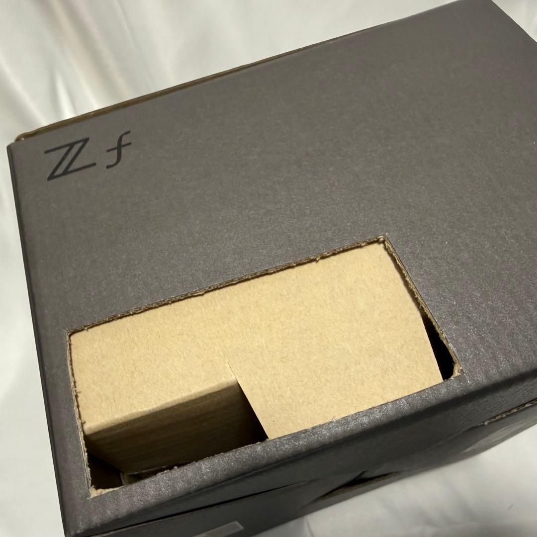 【美品】Nikon Zf ブラック ボディ　サムレスト、ボタンのおまけ付き