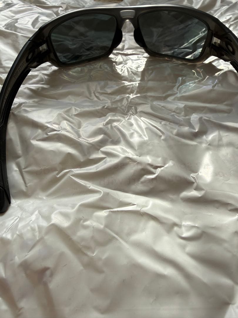 オークリー スポーツサングラス 黒色 偏光 OO9236-06