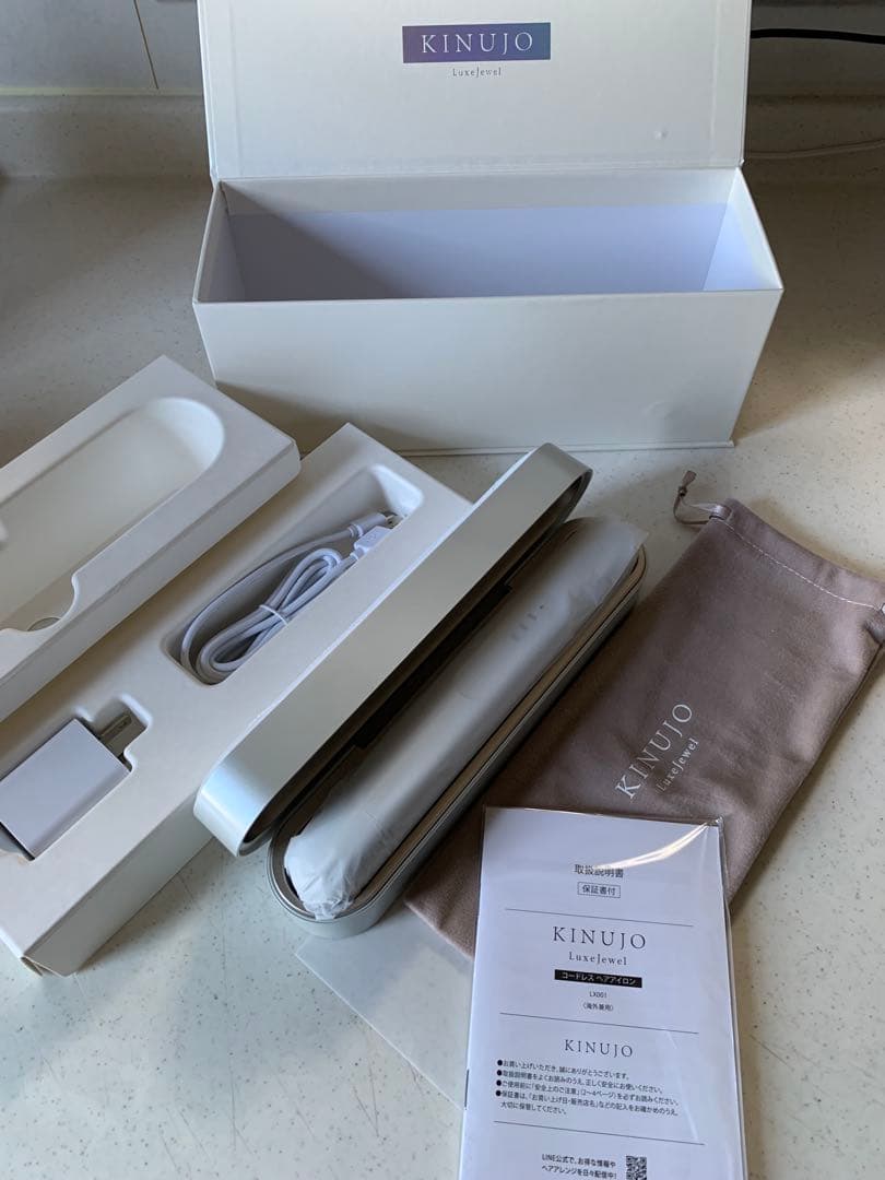 新品未使用　KINUJO LUXEJEWEL コードレスストレートアイロン