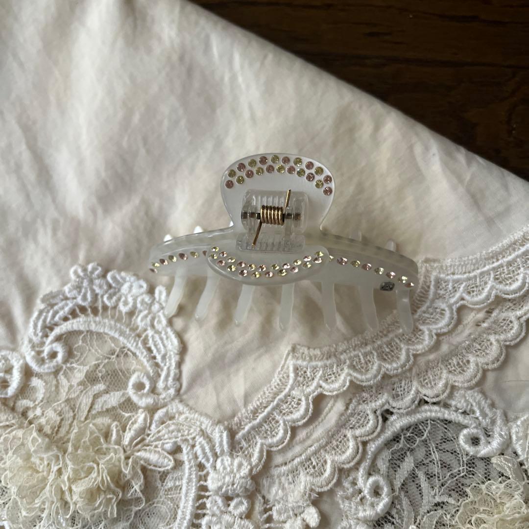 ラインストーン付きヘアクロークリップ