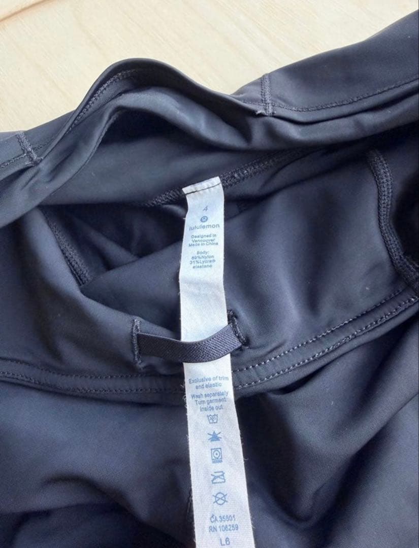 「なな　」ルルレモン　ファーストフリー トレーニング ヨガレギンス