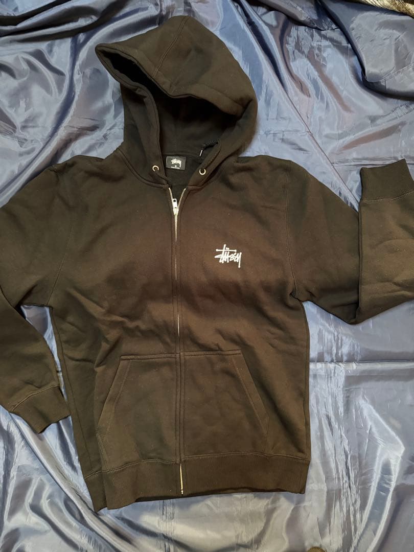 新品未使用　ステューシー パーカー　ジップアップ Basic Stussy
