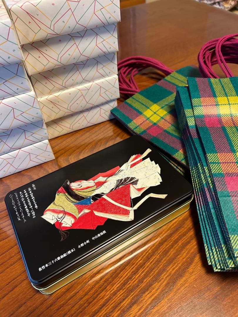 エコルセ　30個　本髙砂屋　東京国立博物館　限定ギフト　小野小町 缶