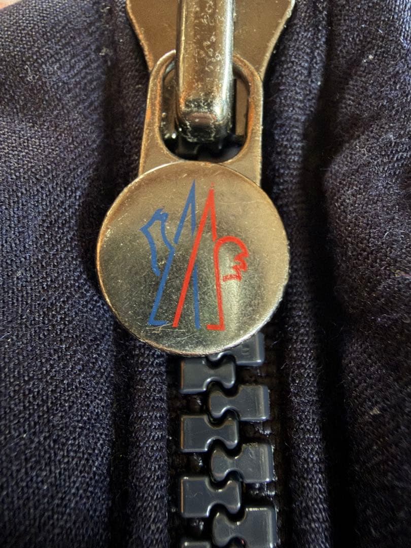 MONCLER ネイビーダウンジャケット