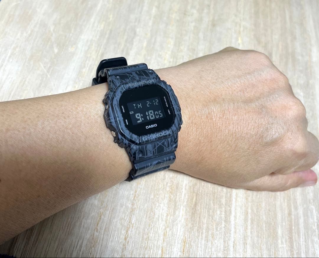 ピ*レ様 999円スタート【レアカラー完動美品】G-SHOCK DW-5600S