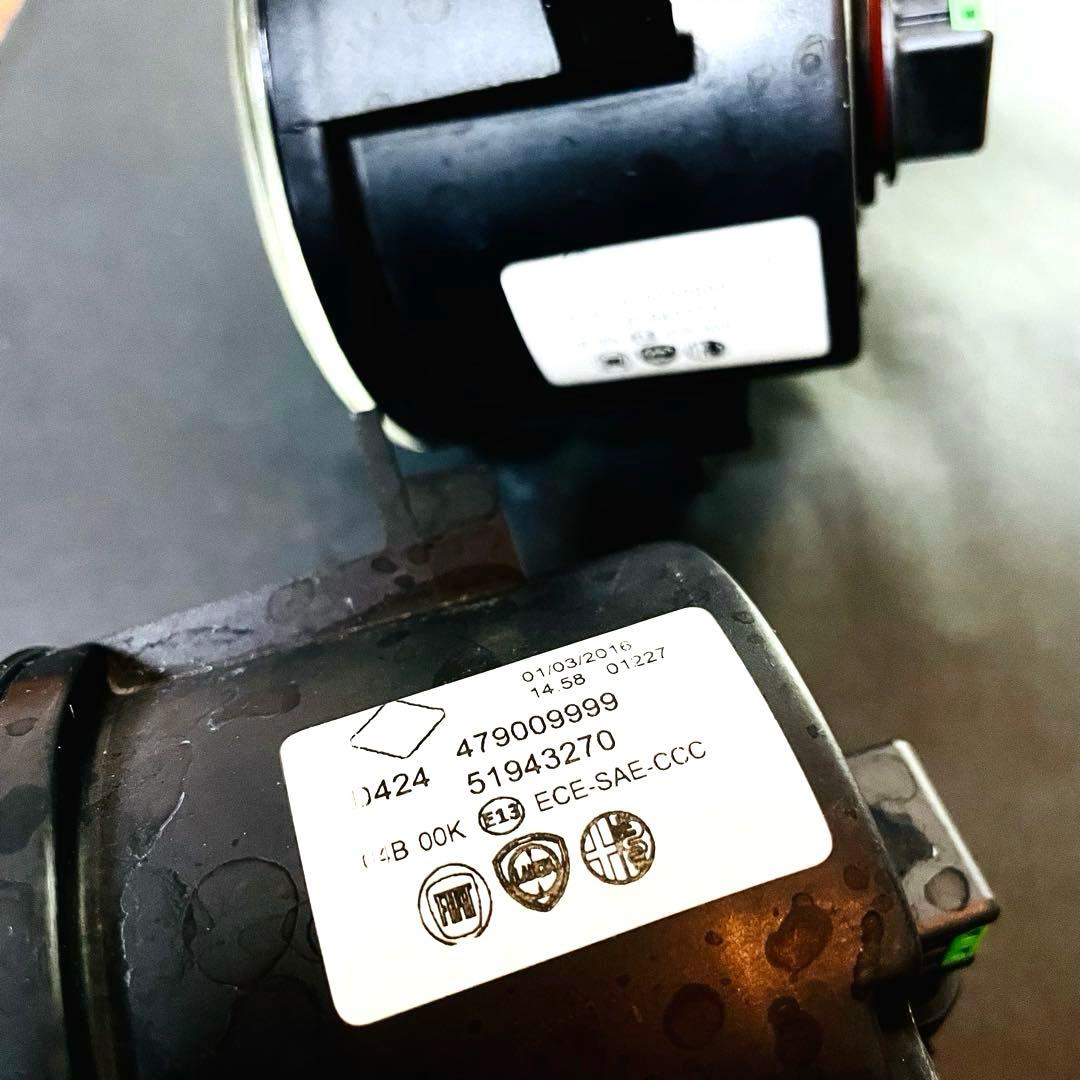 【新車時即交換】レネゲード トレイルホーク 純正 フォグランプ 51943270