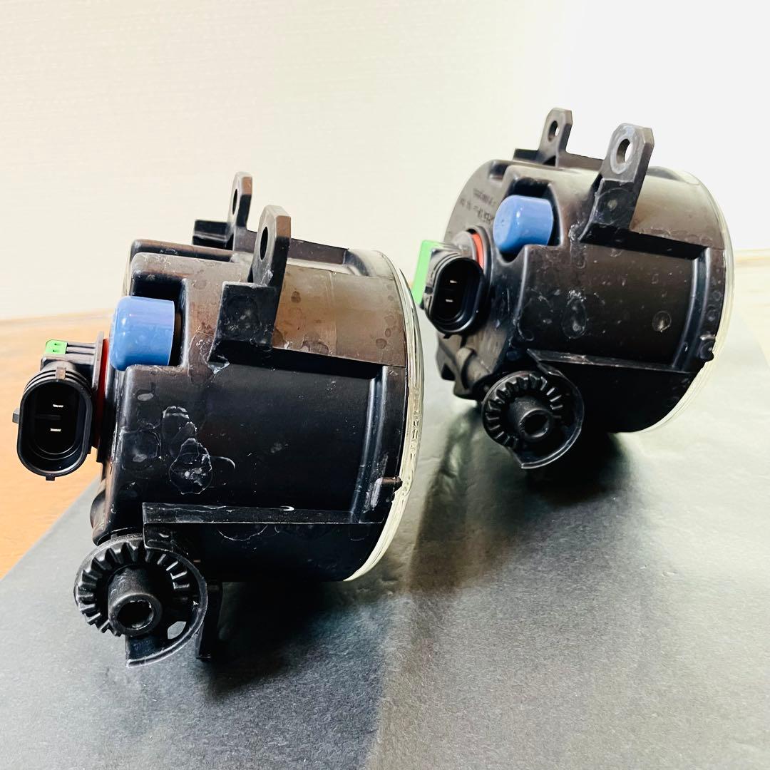 【新車時即交換】レネゲード トレイルホーク 純正 フォグランプ 51943270