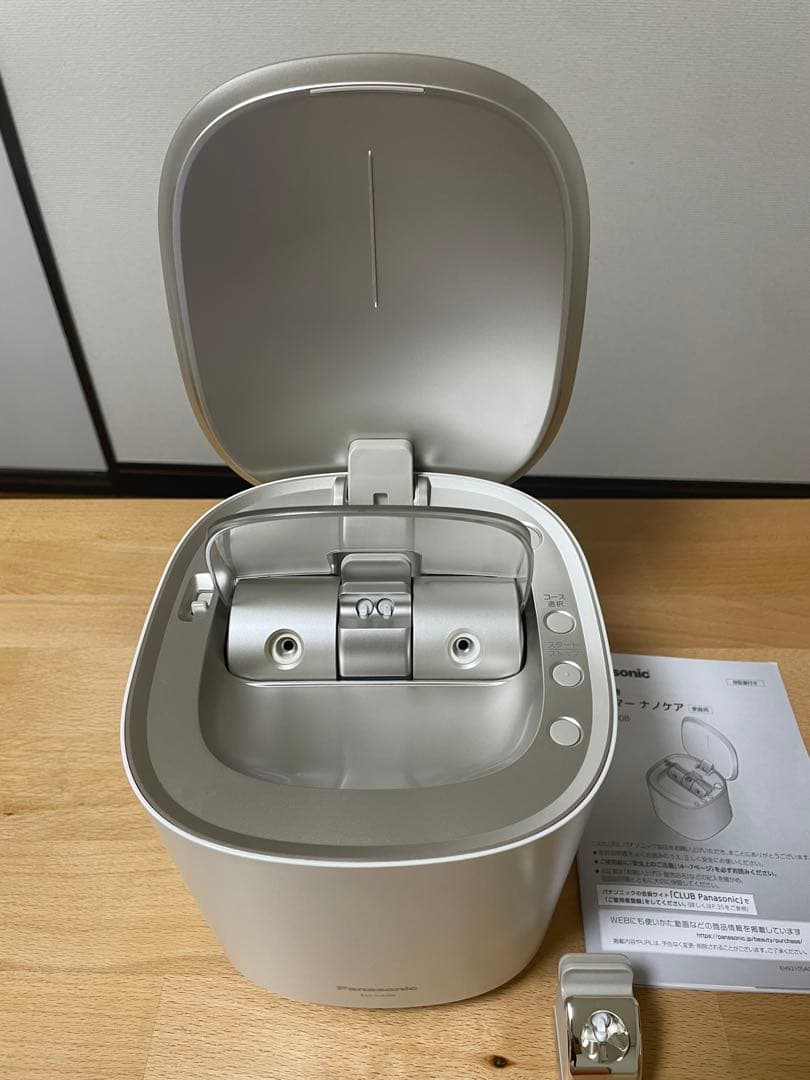 ナノケア スチーマー ホワイト/シルバー　EH-SA0B