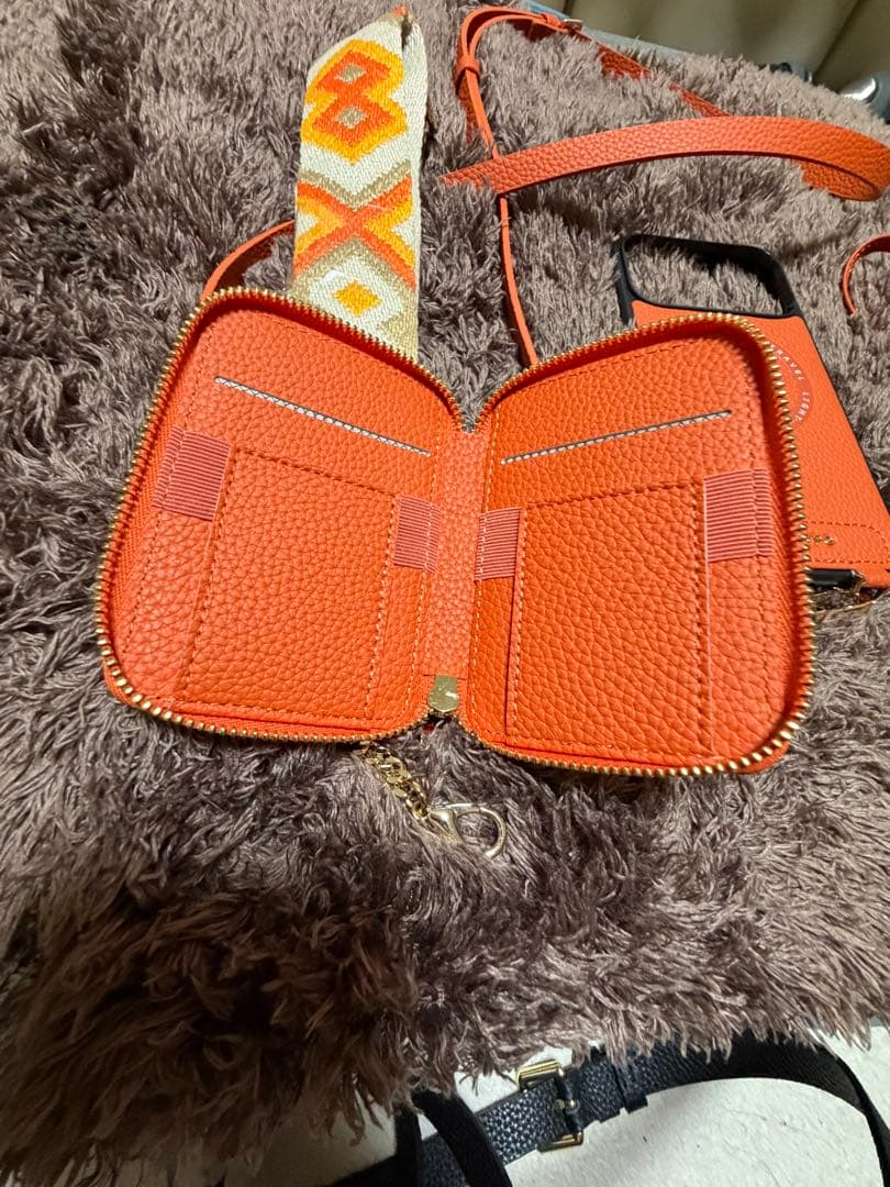 CUSTYPE オレンジ ストラップ付きケース