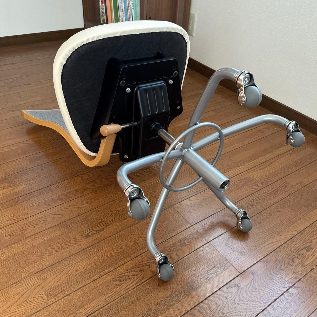 カリモク　デスクチェア　白（アイボリー）　XT4100HS