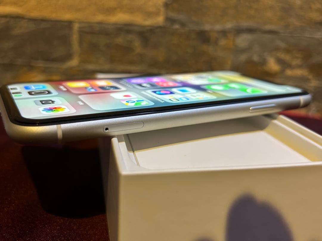 美品　iPhone11 64GB simフリー ホワイト　バッテリー98%