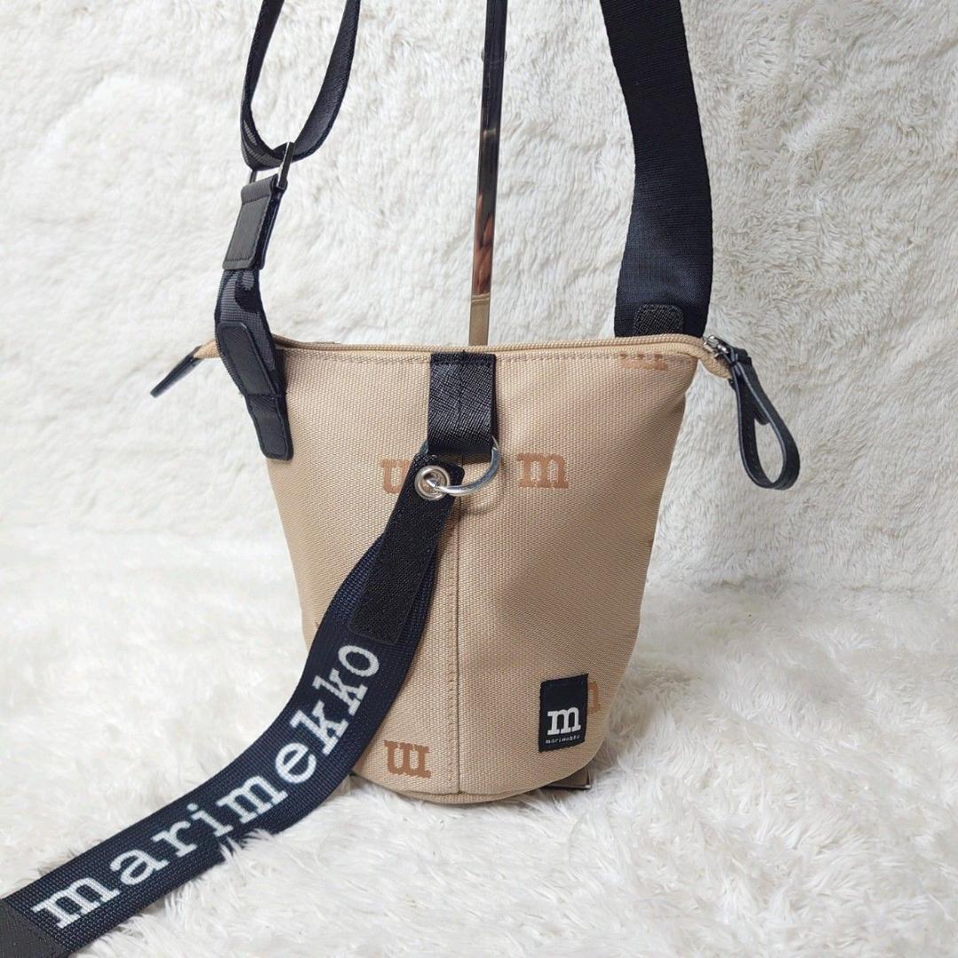 【極美品】marimekko ESSENTIAL BUCKET M-LOGO