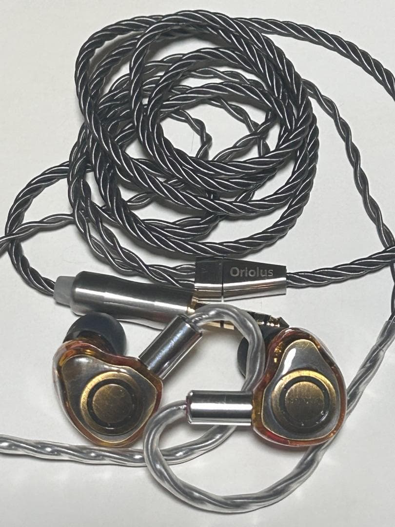 イヤホン Oriolus Isabellae