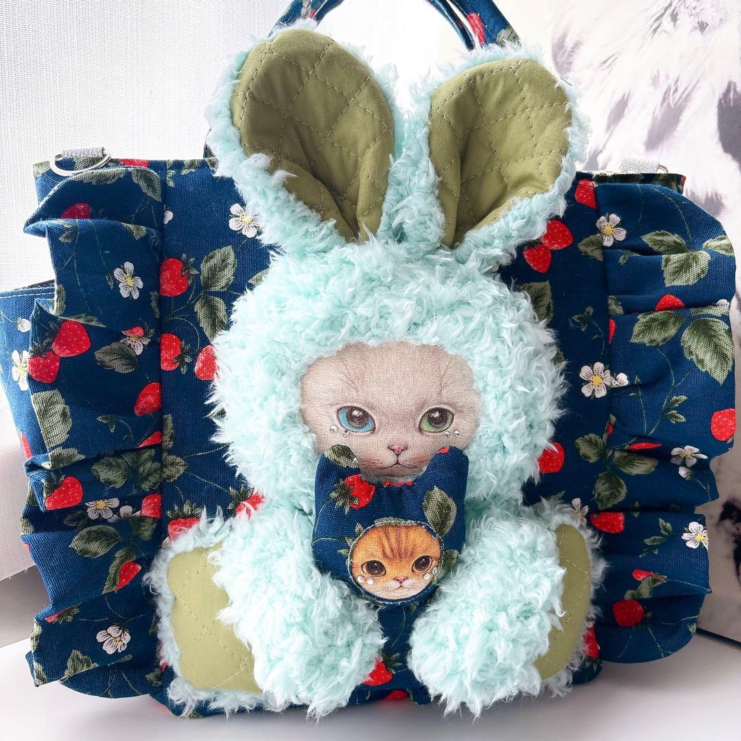 m*e様 コヤンイサムチョン　バック　ハグねこトート　オッドアイネコちゃん×コイ