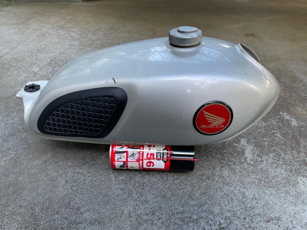 ホンダ　CL50　ガソリンタンク　シルバー　中古